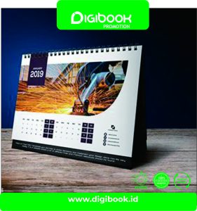 Cetak kalender duduk 2024